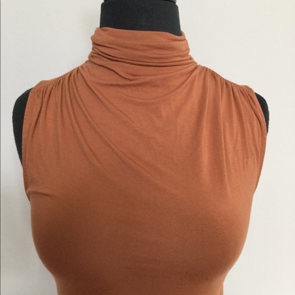 SOLD 💕 Free People Orange Sleeveless Fitted Turtleneck - Picture 4 of 10